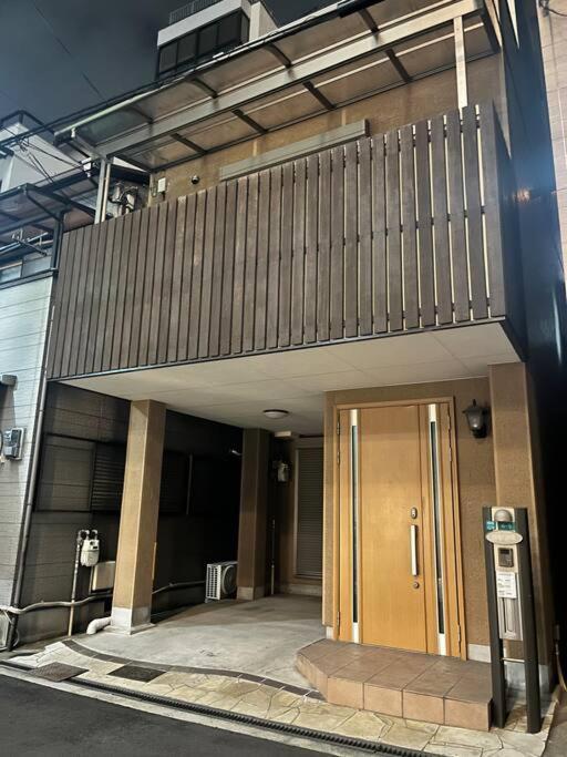 アパート New【駅から2分】usj空庭難波梅田まで10分!まるごと一軒家貸し切り!大人数宿泊可能!駐車場有 *